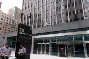 Despiden a ocho jueces de inmigración en NYC. ¿Cómo afecta los casos en curso?