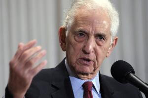 Muere Daniel Ellsberg