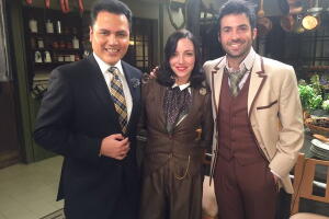 Auri en el set del "Hotel de los Secretos"