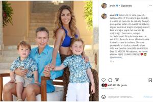 Anahí junto a su esposo y sus hijos, Manuel y Emiliano.