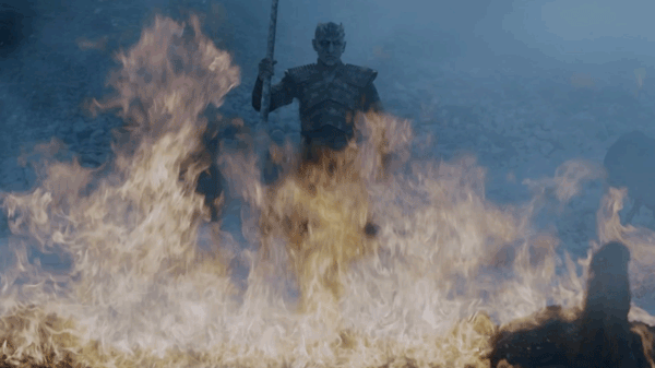 game-of-thrones-rey-de-la-noche-fuego.gif