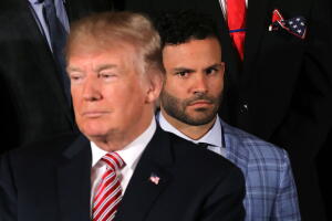 Altuve mostró cara de pocos amigos durante gran parte del evento en la Casa Blanca.