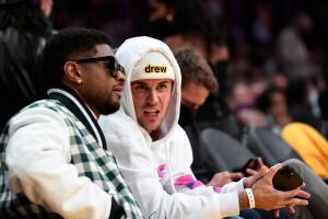 Golden State Warriors v Los Angeles Lakers