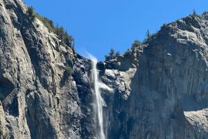 El Parque Nacional de Yosemite alberga innumerables cascadas. Todas ellas majestuosas.