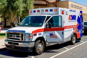 Paramédicos y enfermeros de Arizona llevan meses esperando un aumento de sueldo