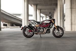 2022-FTR-R-Carbon-01.jpg