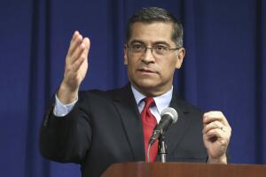 Xavier Becerra, Naasón Joaquín García