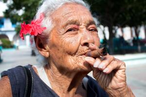horoscopos tabacomancia puro cigarro fumar fumando