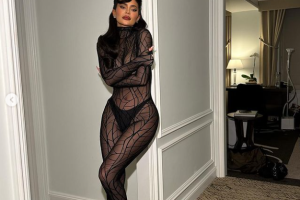 Kylie Jenner Mugler 2.PNG