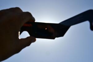 Eclipse solar parcial California residentes total