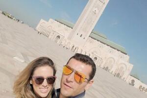 Jacqueline Bracamontes y Martín Fuentes de viaje