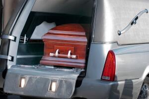 Funeraria de Sacramento envía cuerpo equivocado a El Salvador y entrega restos en descomposición