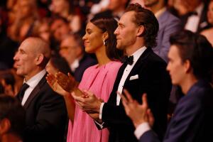 Tom-Hiddleston-Zawe-Ashton-novios-03.jpg