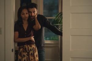 From Scratch. Zoe Saldana es Amy Wheeler y Eugenio Mastrandrea es Lino Ortolano Cr. Jessica Brooks Netflix (2).jpg