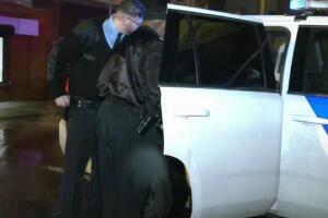 Sospechoso abre fuego contra oficiales de la policía de Filadelfia en medio de investigación de robo