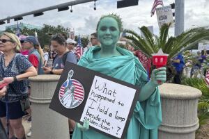 La marcha en Orlando fue pacífica, sin detenidos ni heridos, pese al fuerte operativo policial y las advertencias previas del gobierno estatal.