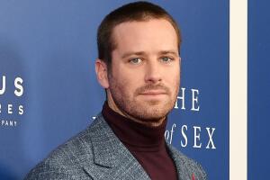 Armie Hammer habría sido visto trabajando en un hotel tras ser acusado de agresión sexual y canibalismo