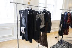 Tienes ropa y productos aún con etiquetas