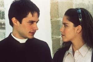 ana-claudia-talancon-gael-garcia-bernal-fotos-actores-crimen-padre-amaro.jpg