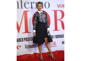 enfermo-amor-alfombra-roja-fernanda-castillo.png