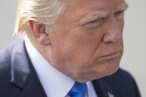 El presidente Donald Trump en los jardines de la Casa Blanca. 