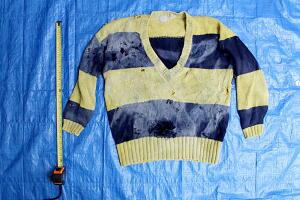 Ropas en fosas comunes