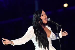 grosby demi mujer 9.jpg