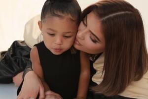 stormi_y_kylie_jenner.jpg