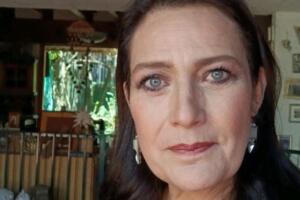 Actriz Diana Golden narra la dura situación que su familia atestigua en Israel donde tratan de salvar su vida
