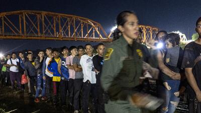 Gobierno de Biden revisa situación en la frontera con México y prepara una "nueva política"