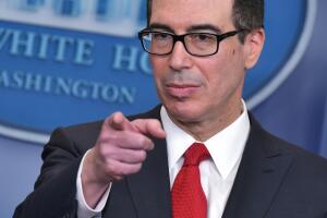 Steve Mnuchin, secretario del Tesoro explica la propuesta de impuestos del gobierno en la Casa Blanca el 26 abril de 2017