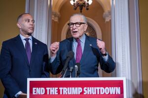 Los demócratas no confían en acuerdos con los republicanos que no sean aprobados por Trump.