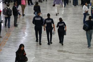 empaque/9 policias en CDMX.png