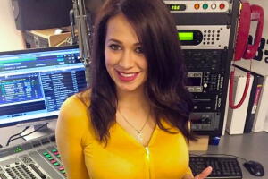 Carla en la radio