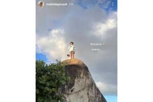 Mathilde Pinault felicitó a su medio hermano Augie.jpg