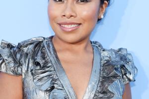yalitza-aparicio-vestido-platado.jpg