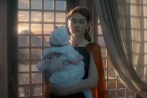 Príncipe Aegon y su madre House of the Dragon .jpg