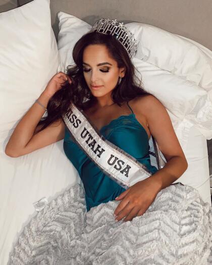 Hace apenas cinco días, Rachel Slawson se fue a dormir por primera vez con la banda que la acredita como la nueva Miss Utah USA 2020. De hecho, como la primera mujer bisexual que competirá en el Miss USA en los casi 70 años de historia del certamen.