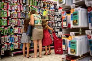 FRANCE-EDUCATION-SOCIAL-ECONOMY-DISTRIBUTION-SCHOOL