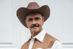 Tomás Goros es Don Pedro Rivera