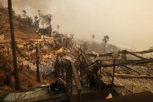 Celebridades han perdido sus hogares en los incendios forestales de Los Ángeles.