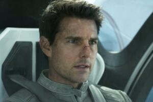 Oblivion tom cruise.jpg