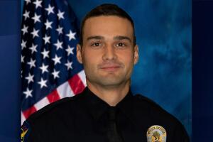 Fallece oficial de la policía de Phoenix que había resultado herido en la línea del deber