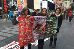 Ayotzinapa vive en Times Square