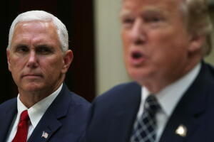 El vicepresidente Mike Pence junto al presidente Donald Trump
