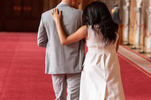 Meghan Markle primer look mamá