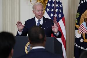 El presidente Biden llamó a la Ley de Reducción de Inflación la "pieza final" de su agenda legislativa previa a las elecciones de mitad de período.