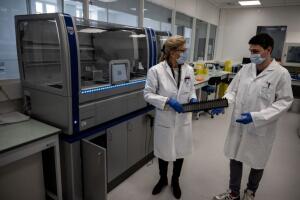 laboratorio ADN.jpg
