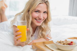 Entenda como mudança nos horários das refeições pode afetar sua dieta
