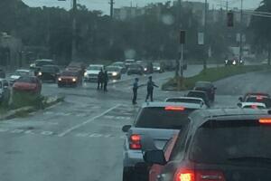 Policía de Puerto Rico dirige el tránsito en medio del apagón